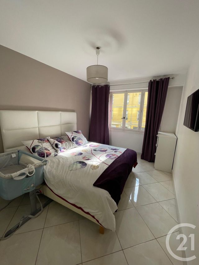 Afficher la photo en grand Appartement F3 à vendre - 3 pièces - 65.0 m2 - VILLEURBANNE - 69 - RHONE-ALPES - Century 21 Villa Urbana
