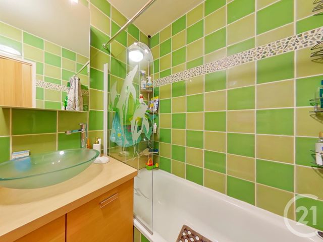 Appartement F3 à vendre - 3 pièces - 67.0 m2 - VILLEURBANNE - 69 - RHONE-ALPES - Century 21 Villa Urbana Appartement F3 à vendre - 3 pièces - 67.0 m2 - VILLEURBANNE - 69 - RHONE-ALPES - Century 21 Villa Urbana