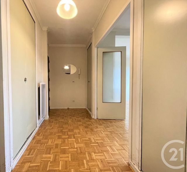 Afficher la photo en grand Appartement T3 à vendre - 3 pièces - 61.0 m2 - VILLEURBANNE - 69 - RHONE-ALPES - Century 21 Villa Urbana