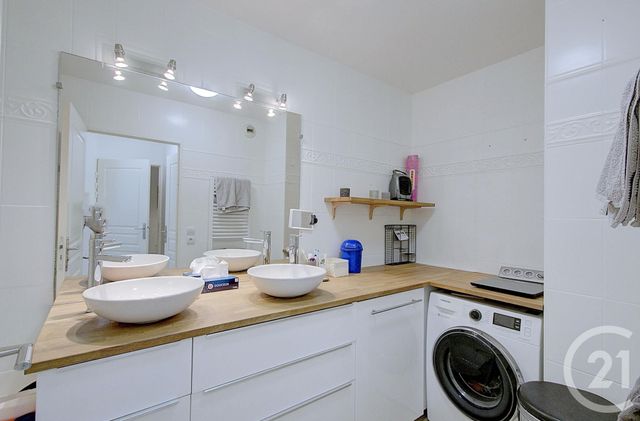 Afficher la photo en grand appartement à vendre - 4 pièces - 81.0 m2 - VILLEURBANNE - 69 - RHONE-ALPES - Century 21 Villa Urbana