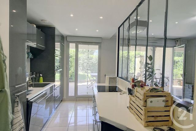 Afficher la photo en grand appartement à vendre - 4 pièces - 81.0 m2 - VILLEURBANNE - 69 - RHONE-ALPES - Century 21 Villa Urbana