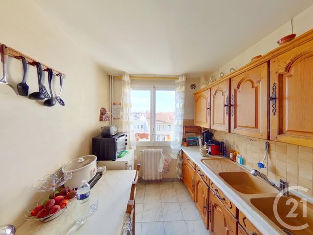 Appartement F5 à vendre - 5 pièces - 94.46 m2 - VILLEURBANNE - 69 - RHONE-ALPES - Century 21 Villa Urbana Appartement F5 à vendre - 5 pièces - 94.46 m2 - VILLEURBANNE - 69 - RHONE-ALPES - Century 21 Villa Urbana