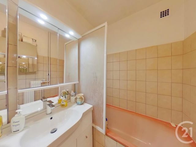 Appartement F5 à vendre - 5 pièces - 94.46 m2 - VILLEURBANNE - 69 - RHONE-ALPES - Century 21 Villa Urbana Appartement F5 à vendre - 5 pièces - 94.46 m2 - VILLEURBANNE - 69 - RHONE-ALPES - Century 21 Villa Urbana