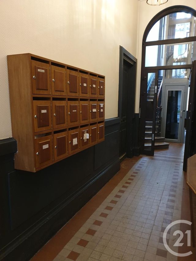 Appartement F2 à vendre - 2 pièces - 27.9 m2 - VILLEURBANNE - 69 - RHONE-ALPES - Century 21 Villa Urbana Appartement F2 à vendre - 2 pièces - 27.9 m2 - VILLEURBANNE - 69 - RHONE-ALPES - Century 21 Villa Urbana