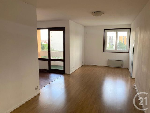 Appartement F2 à vendre - 2 pièces - 50.5 m2 - VILLEURBANNE - 69 - RHONE-ALPES - Century 21 Villa Urbana Appartement F2 à vendre - 2 pièces - 50.5 m2 - VILLEURBANNE - 69 - RHONE-ALPES - Century 21 Villa Urbana