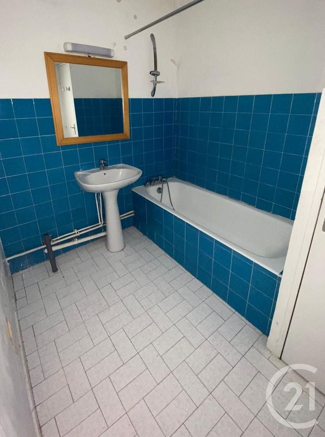 Appartement F2 à vendre - 2 pièces - 50.5 m2 - VILLEURBANNE - 69 - RHONE-ALPES - Century 21 Villa Urbana Appartement F2 à vendre - 2 pièces - 50.5 m2 - VILLEURBANNE - 69 - RHONE-ALPES - Century 21 Villa Urbana