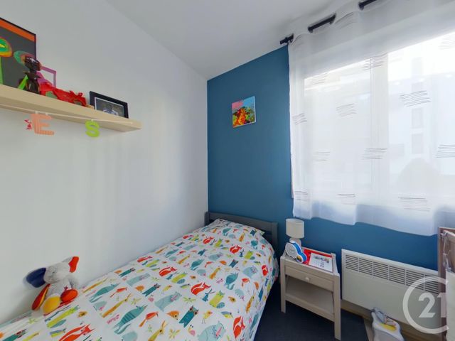 Afficher la photo en grand Appartement T4 à vendre - 4 pièces - 76.0 m2 - VILLEURBANNE - 69 - RHONE-ALPES - Century 21 Villa Urbana