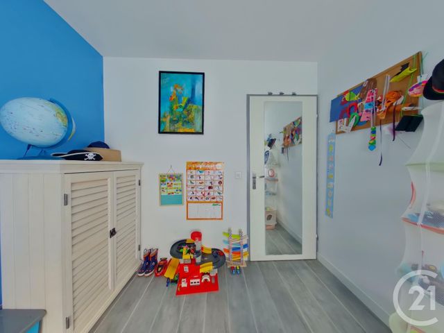 Afficher la photo en grand Appartement T4 à vendre - 4 pièces - 76.0 m2 - VILLEURBANNE - 69 - RHONE-ALPES - Century 21 Villa Urbana