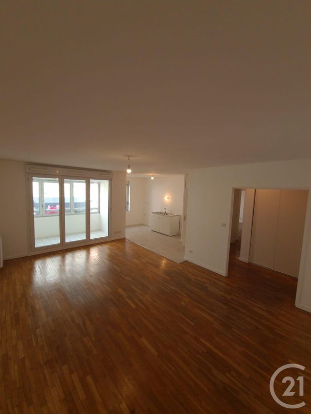 Afficher la photo en grand Appartement F3 à vendre - 3 pièces - 70.0 m2 - VILLEURBANNE - 69 - RHONE-ALPES - Century 21 Villa Urbana
