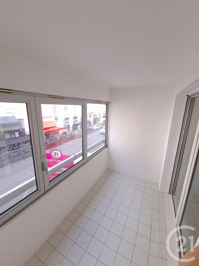 Afficher la photo en grand Appartement F3 à vendre - 3 pièces - 70.0 m2 - VILLEURBANNE - 69 - RHONE-ALPES - Century 21 Villa Urbana