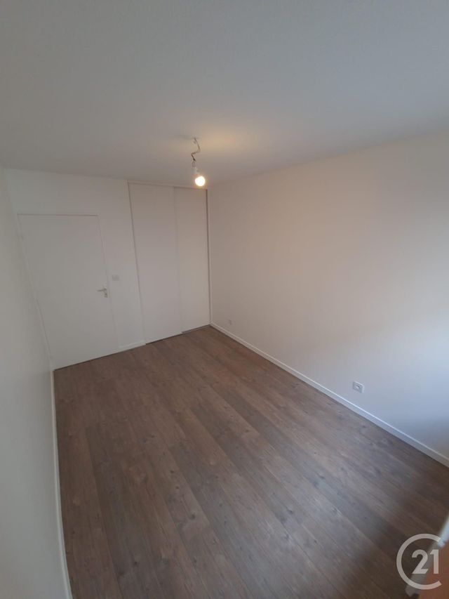 Afficher la photo en grand Appartement F3 à vendre - 3 pièces - 70.0 m2 - VILLEURBANNE - 69 - RHONE-ALPES - Century 21 Villa Urbana