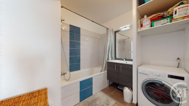Afficher la photo en grand Appartement F3 à vendre - 3 pièces - 61.5 m2 - VILLEURBANNE - 69 - RHONE-ALPES - Century 21 Villa Urbana