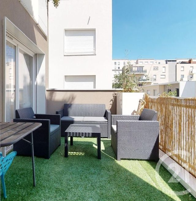 Afficher la photo en grand Appartement F3 à vendre - 3 pièces - 61.5 m2 - VILLEURBANNE - 69 - RHONE-ALPES - Century 21 Villa Urbana
