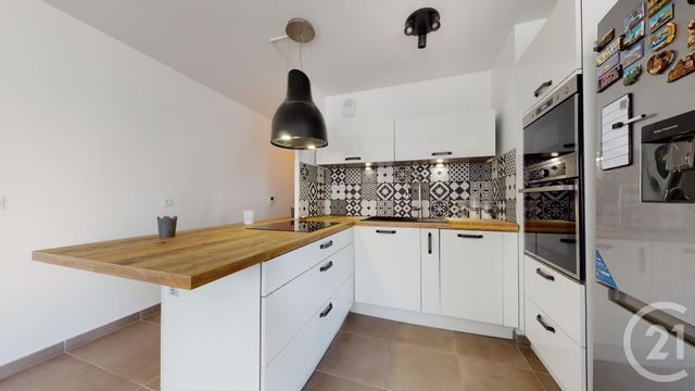 Afficher la photo en grand Appartement F3 à vendre - 3 pièces - 61.5 m2 - VILLEURBANNE - 69 - RHONE-ALPES - Century 21 Villa Urbana