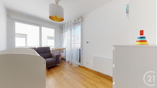Afficher la photo en grand Appartement F3 à vendre - 3 pièces - 61.5 m2 - VILLEURBANNE - 69 - RHONE-ALPES - Century 21 Villa Urbana