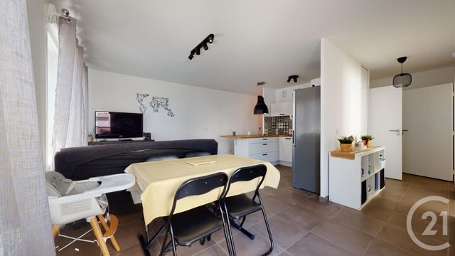 Afficher la photo en grand Appartement F3 à vendre - 3 pièces - 61.5 m2 - VILLEURBANNE - 69 - RHONE-ALPES - Century 21 Villa Urbana