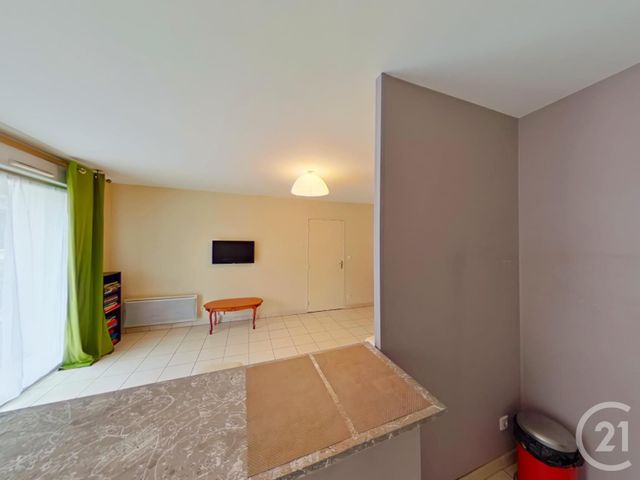 Afficher la photo en grand Appartement F2 à vendre - 2 pièces - 48.01 m2 - VILLEURBANNE - 69 - RHONE-ALPES - Century 21 Villa Urbana