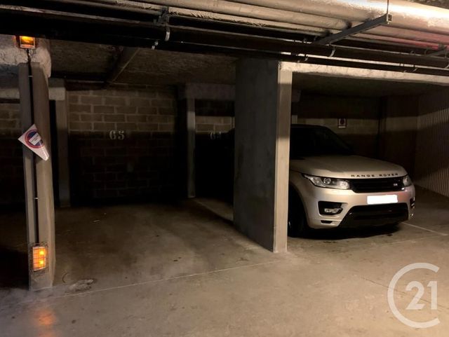 Parking à vendre ST PRIEST