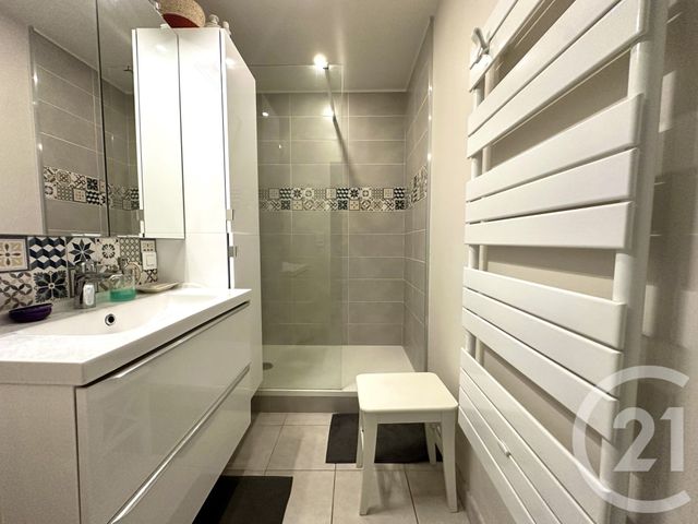 Appartement T3 à vendre - 3 pièces - 67.5 m2 - VILLEURBANNE - 69 - RHONE-ALPES - Century 21 Villa Urbana