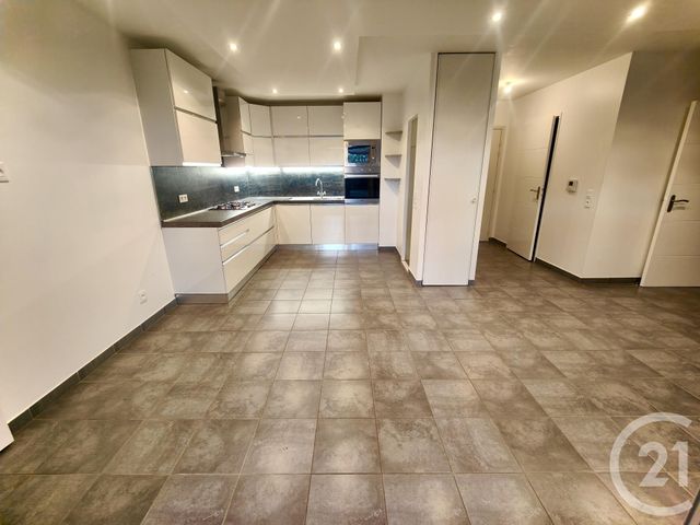 Appartement F3 à vendre - 3 pièces - 62.2 m2 - VENISSIEUX - 69 - RHONE-ALPES - Century 21 Villa Urbana