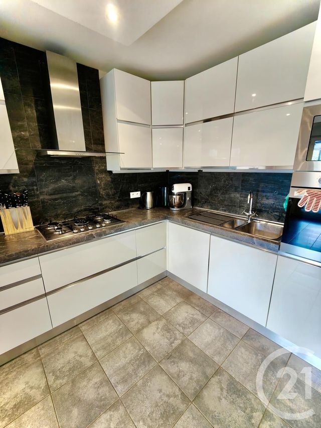 Appartement F3 à vendre - 3 pièces - 62.2 m2 - VENISSIEUX - 69 - RHONE-ALPES - Century 21 Villa Urbana