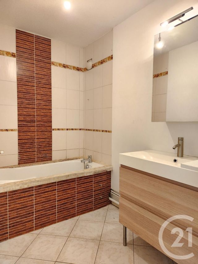 Appartement F3 à vendre - 3 pièces - 68.75 m2 - LYON - 69003 - RHONE-ALPES - Century 21 Villa Urbana