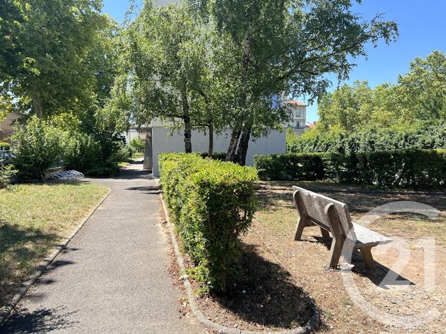 Appartement T3 à vendre - 3 pièces - 65.75 m2 - VILLEURBANNE - 69 - RHONE-ALPES - Century 21 Villa Urbana