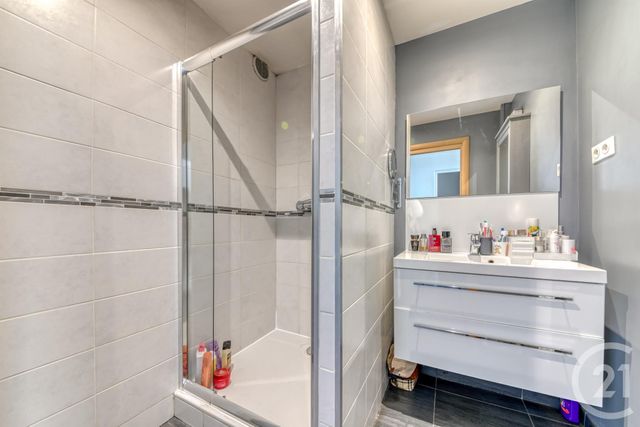 Appartement F4 à vendre - 4 pièces - 77.0 m2 - VILLEURBANNE - 69 - RHONE-ALPES - Century 21 Villa Urbana