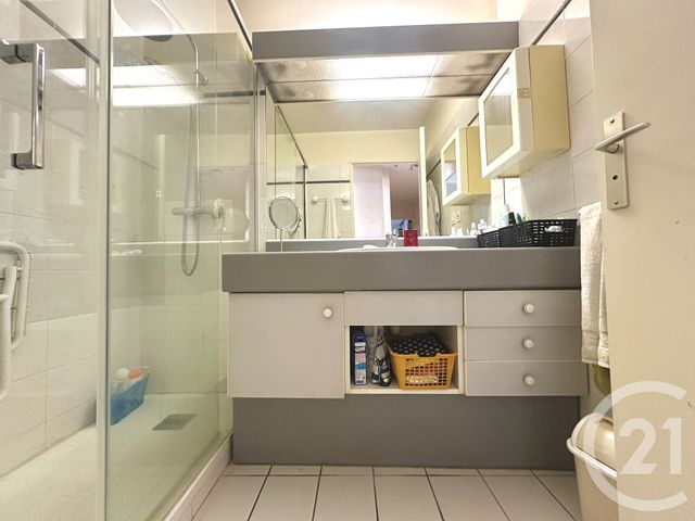 Appartement T4 à vendre - 4 pièces - 84.36 m2 - VILLEURBANNE - 69 - RHONE-ALPES - Century 21 Villa Urbana