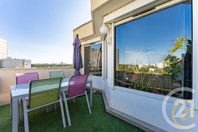 Appartement F5 à vendre - 5 pièces - 140.0 m2 - VAULX EN VELIN - 69 - RHONE-ALPES - Century 21 Villa Urbana