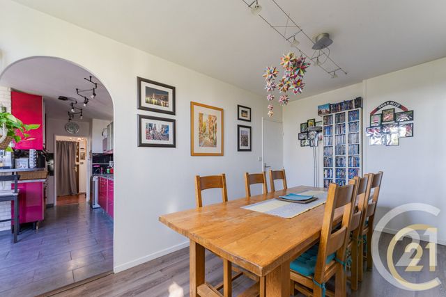 Appartement F5 à vendre - 5 pièces - 140.0 m2 - VAULX EN VELIN - 69 - RHONE-ALPES - Century 21 Villa Urbana