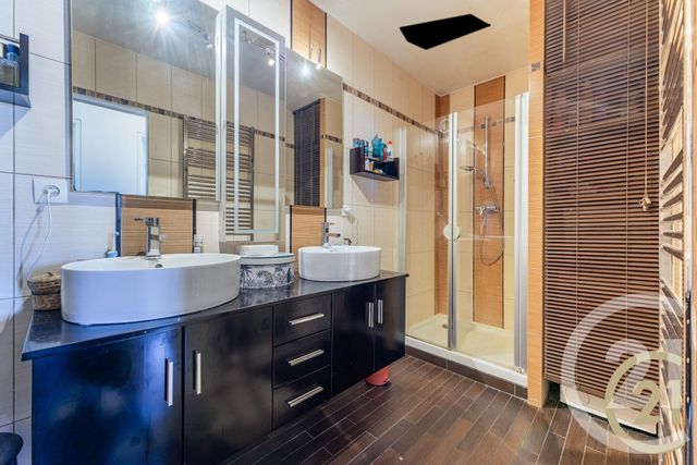 Appartement F5 à vendre - 5 pièces - 140.0 m2 - VAULX EN VELIN - 69 - RHONE-ALPES - Century 21 Villa Urbana