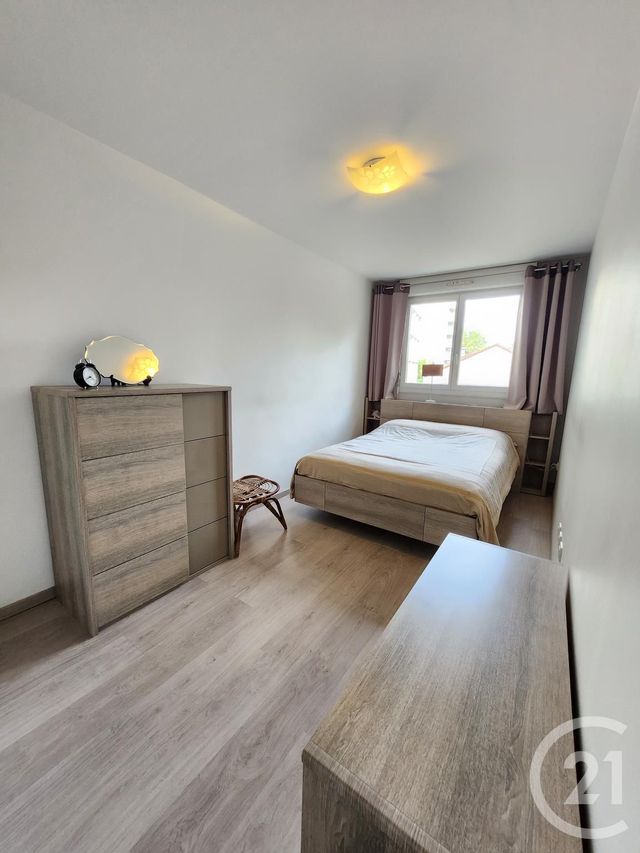 Afficher la photo en grand Appartement F4 à vendre - 4 pièces - 65.0 m2 - VILLEURBANNE - 69 - RHONE-ALPES - Century 21 Villa Urbana