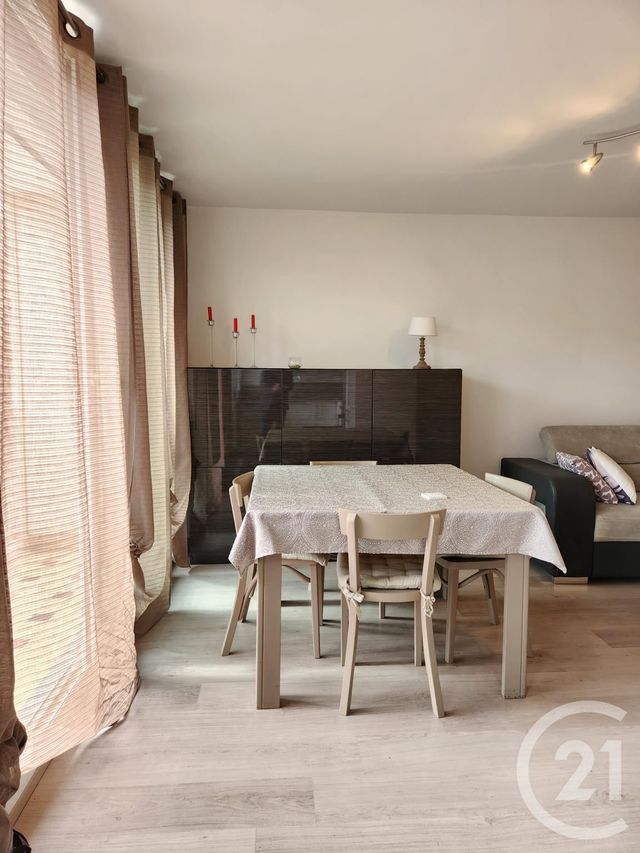 Afficher la photo en grand Appartement F4 à vendre - 4 pièces - 65.0 m2 - VILLEURBANNE - 69 - RHONE-ALPES - Century 21 Villa Urbana