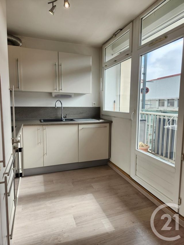Afficher la photo en grand Appartement F4 à vendre - 4 pièces - 65.0 m2 - VILLEURBANNE - 69 - RHONE-ALPES - Century 21 Villa Urbana