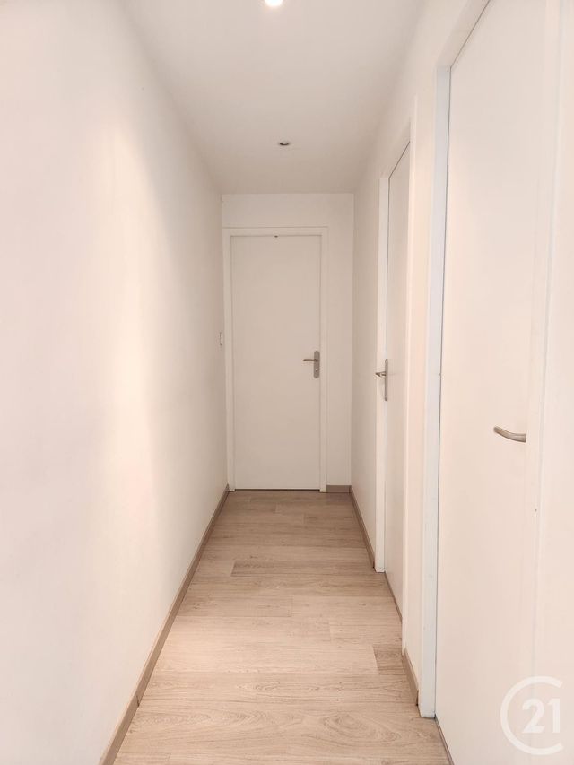 Afficher la photo en grand Appartement F4 à vendre - 4 pièces - 65.0 m2 - VILLEURBANNE - 69 - RHONE-ALPES - Century 21 Villa Urbana