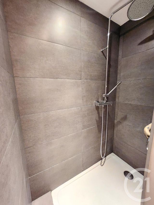 Afficher la photo en grand Appartement F4 à vendre - 4 pièces - 65.0 m2 - VILLEURBANNE - 69 - RHONE-ALPES - Century 21 Villa Urbana