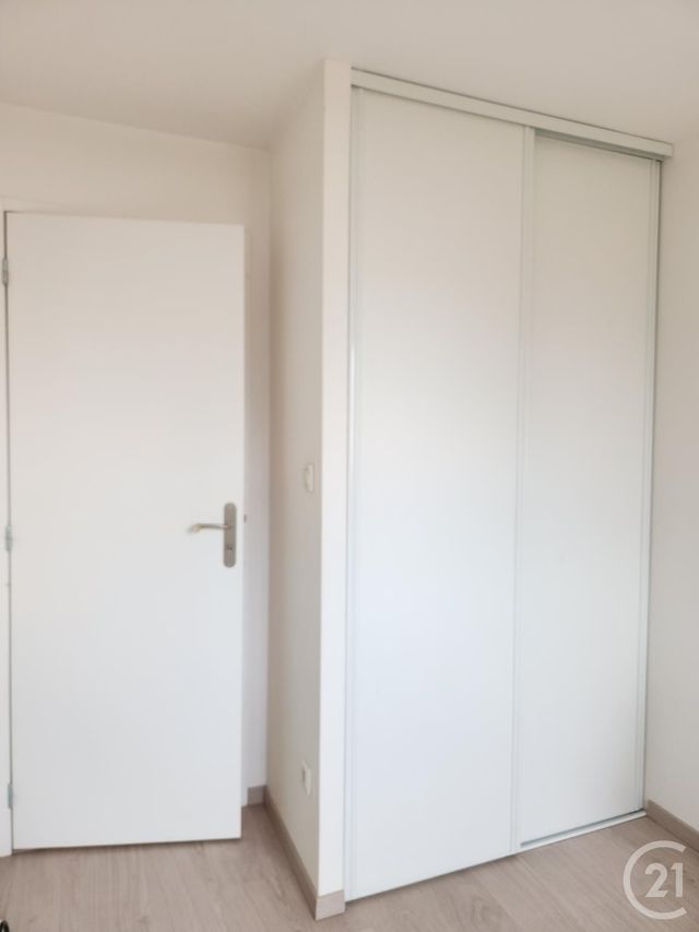 Afficher la photo en grand Appartement F4 à vendre - 4 pièces - 65.0 m2 - VILLEURBANNE - 69 - RHONE-ALPES - Century 21 Villa Urbana