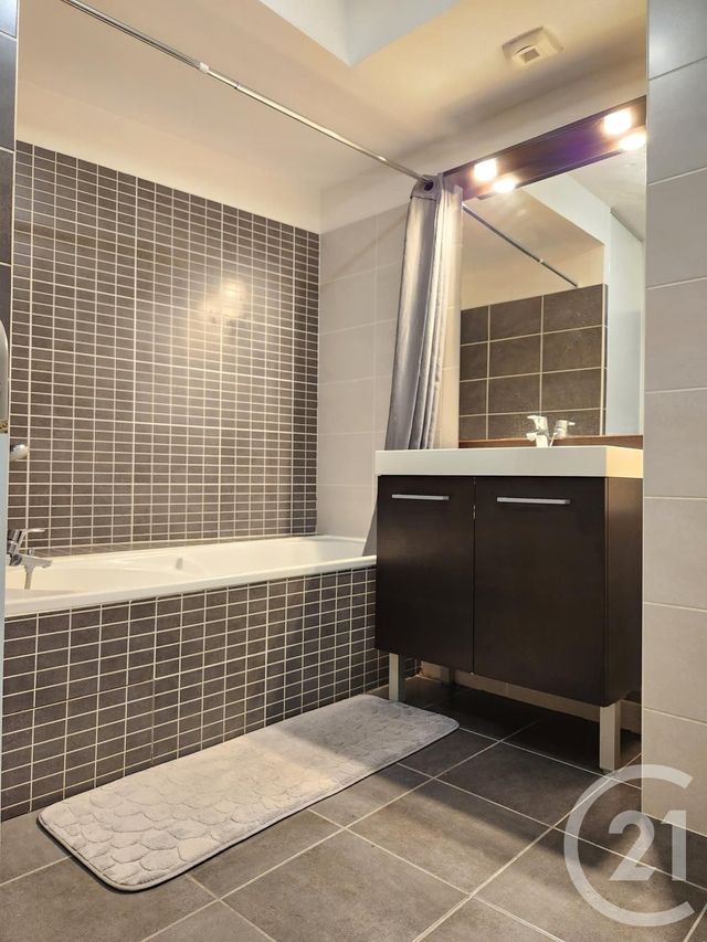 Appartement F3 à vendre - 3 pièces - 57.87 m2 - VILLEURBANNE - 69 - RHONE-ALPES - Century 21 Villa Urbana