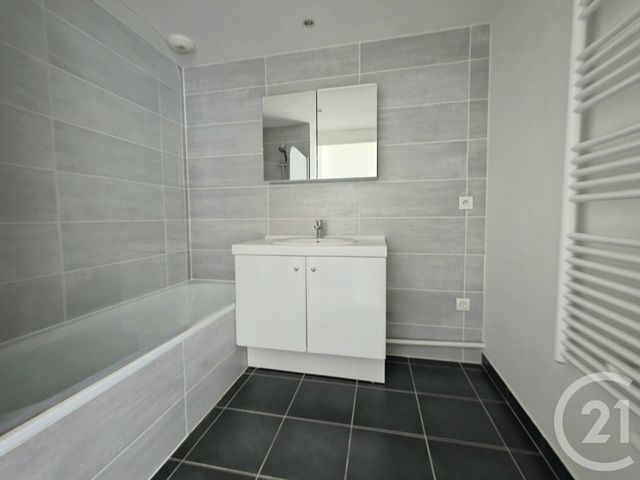 Appartement T3 à vendre - 3 pièces - 62.0 m2 - VILLEURBANNE - 69 - RHONE-ALPES - Century 21 Villa Urbana