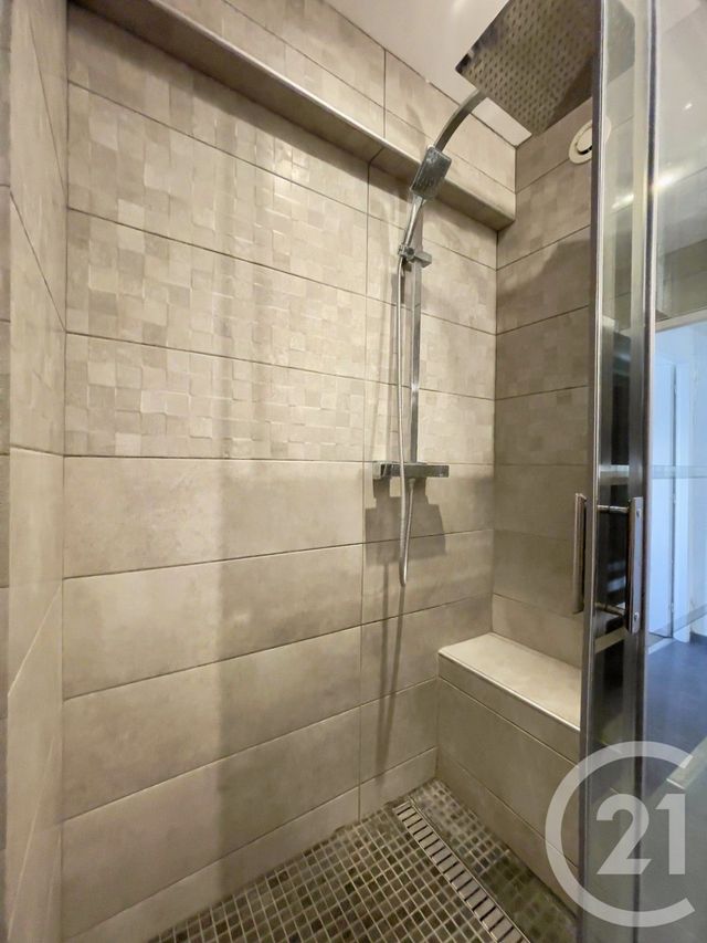 Appartement T3 à vendre - 3 pièces - 65.0 m2 - VILLEURBANNE - 69 - RHONE-ALPES - Century 21 Villa Urbana