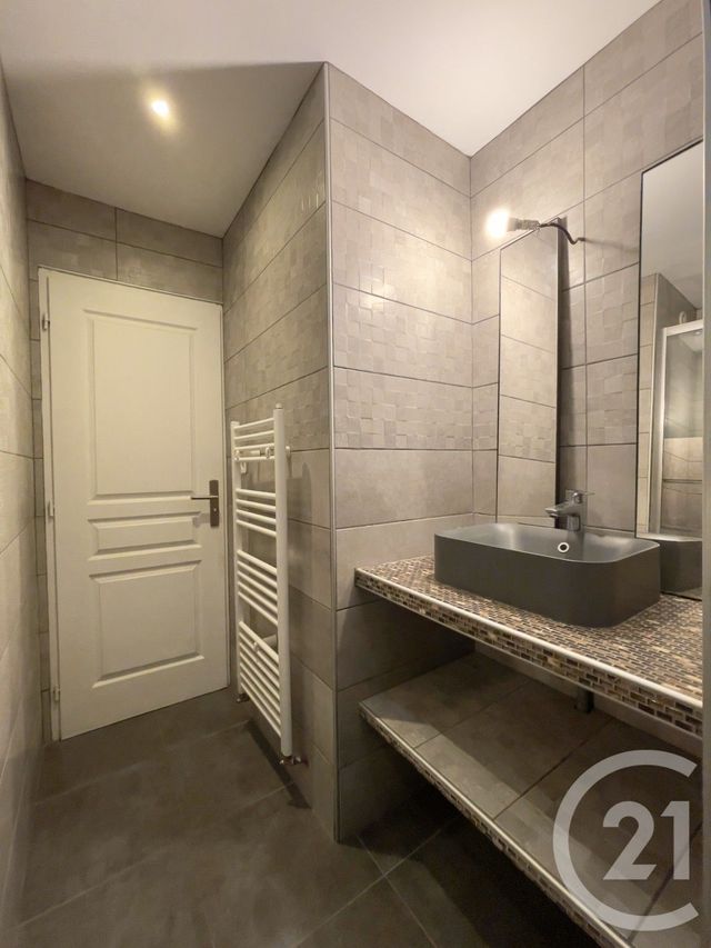 Appartement T3 à vendre - 3 pièces - 65.0 m2 - VILLEURBANNE - 69 - RHONE-ALPES - Century 21 Villa Urbana