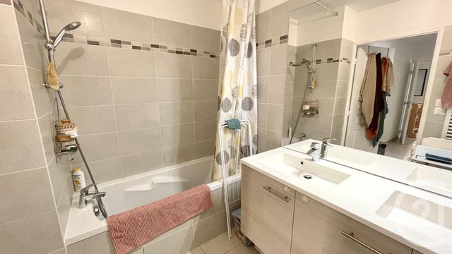 Appartement F4 à vendre - 4 pièces - 69.74 m2 - VILLEURBANNE - 69 - RHONE-ALPES - Century 21 Villa Urbana