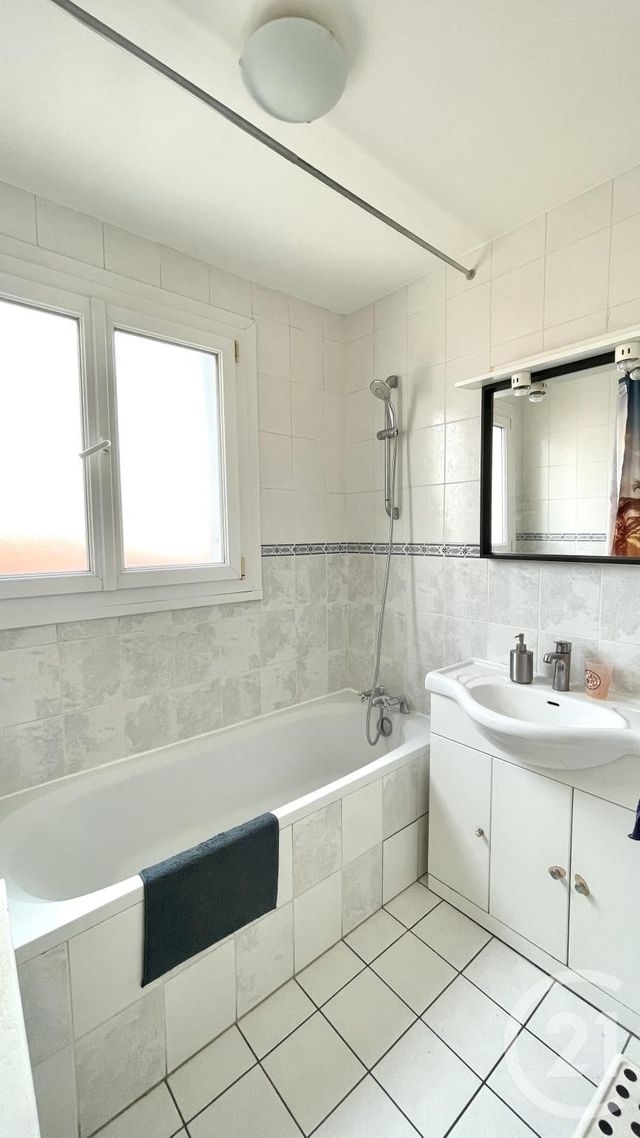 Appartement F4 à vendre - 4 pièces - 75.79 m2 - VILLEURBANNE - 69 - RHONE-ALPES - Century 21 Villa Urbana