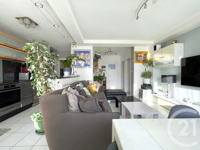 Appartement T4 à vendre - 4 pièces - 68.7 m2 - VILLEURBANNE - 69 - RHONE-ALPES - Century 21 Villa Urbana