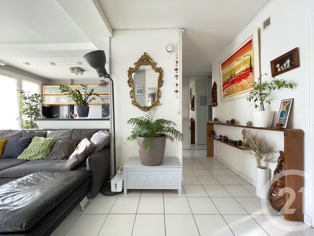 Appartement T4 à vendre - 4 pièces - 68.7 m2 - VILLEURBANNE - 69 - RHONE-ALPES - Century 21 Villa Urbana