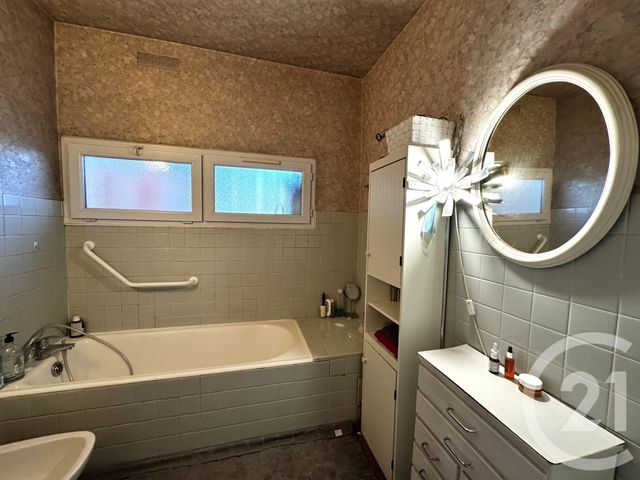 Appartement T5 à vendre - 5 pièces - 109.2 m2 - VILLEURBANNE - 69 - RHONE-ALPES - Century 21 Villa Urbana