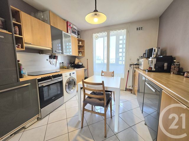 Appartement T3 à vendre - 3 pièces - 58.68 m2 - VILLEURBANNE - 69 - RHONE-ALPES - Century 21 Villa Urbana