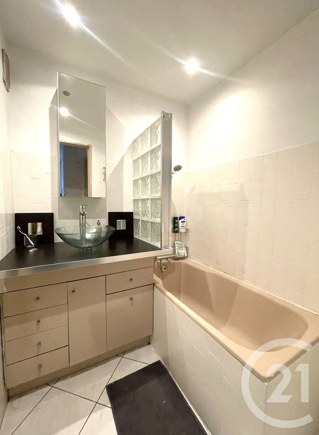 Appartement T3 à vendre - 3 pièces - 58.68 m2 - VILLEURBANNE - 69 - RHONE-ALPES - Century 21 Villa Urbana