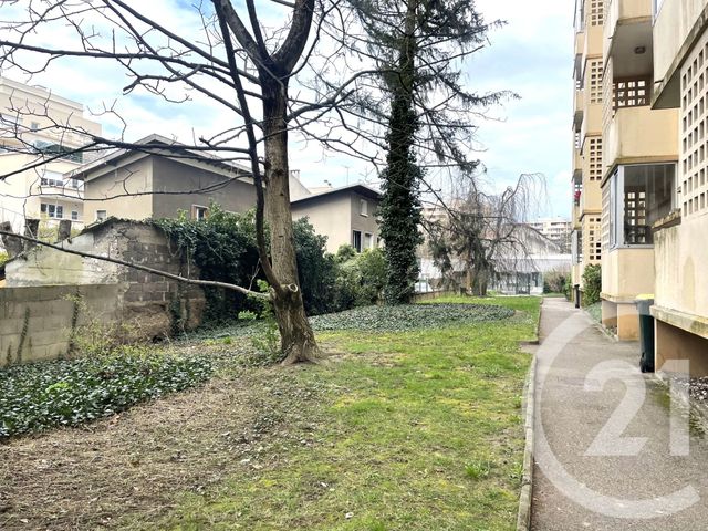 Appartement T3 à vendre - 3 pièces - 58.68 m2 - VILLEURBANNE - 69 - RHONE-ALPES - Century 21 Villa Urbana